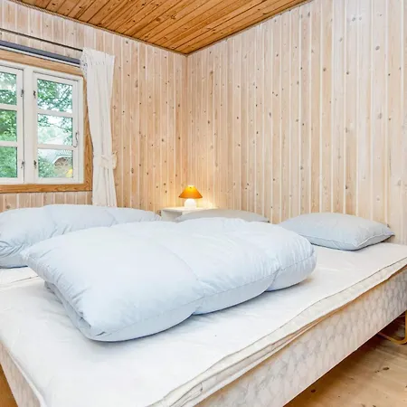 Lush In Glesborg, 6 Guests *