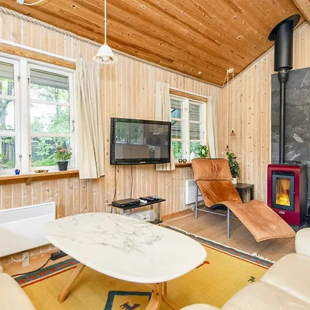 Lush In Glesborg, 6 Guests 펜션 *